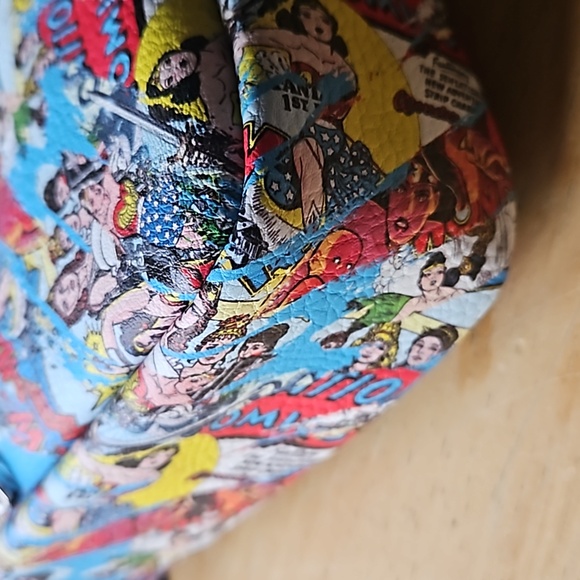 DC COMICS WONDER WOMEN CROSSBODY - Picture 11 of 12